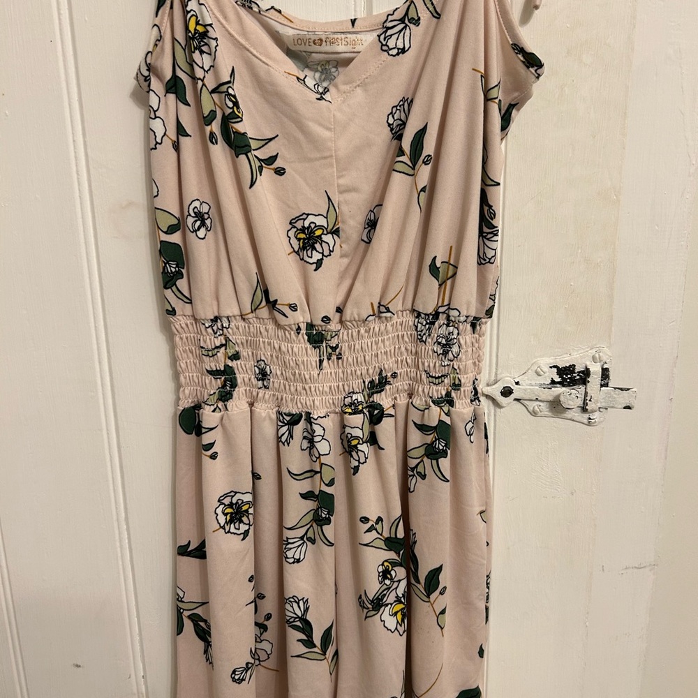 Love, Fire Women's Floral Romper - Cream/pink